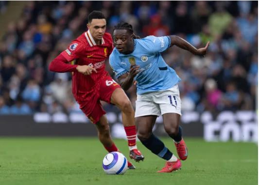 Jamie Carragher không đánh giá quá cao Jeremy Doku