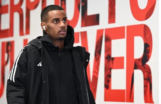 Ian Wright lo sợ Alexander Isak sẽ từ chối Arsenal