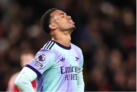 Arsenal phải trả giá vì phụ thuộc vào các tình huống cố định