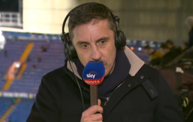 Gary Neville chỉ trích nhà Glazer vì mua sắm thiếu tính toán