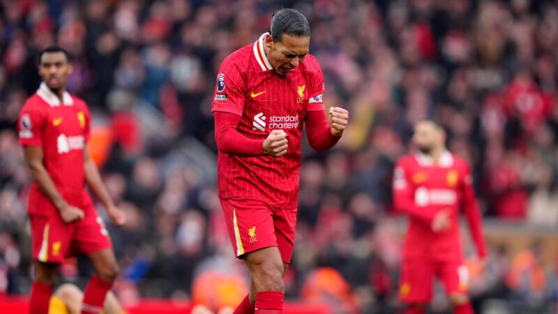 Van Dijk kêu gọi CĐV biến Anfield thành “ác mộng” cho đối thủ