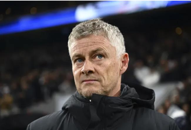 Ole Gunnar Solskjaer buồn bã vì quyết định của MU