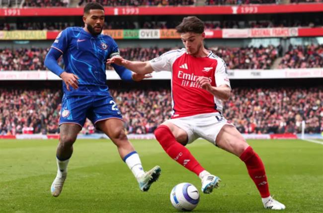 Reece James lép vế hoàn toàn so với Declan Rice