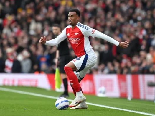 Al Nassr muốn gây sốc với trung vệ Gabriel Magalhaes