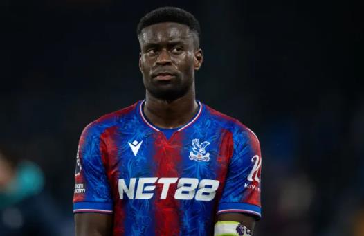 Liverpool vượt mặt Chelsea và Tottenham vụ Marc Guehi
