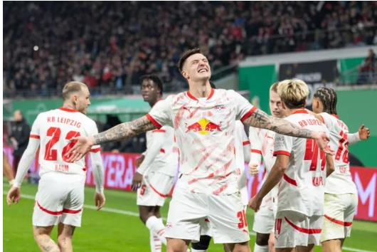Arsenal và MU phải chi bao nhiêu tiền để có Benjamin Sesko