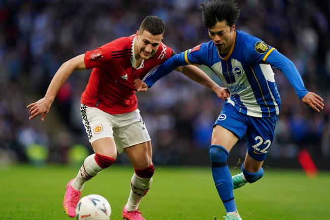 MU được khuyên chi đậm mua Kaoru Mitoma của Brighton