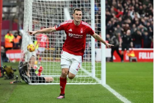 Arsenal được khuyên nên chiêu mộ tiền đạo Chris Wood