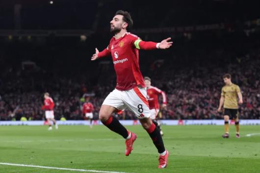 Ruud van Nistelrooy lên tiếng khen ngợi Bruno Fernandes