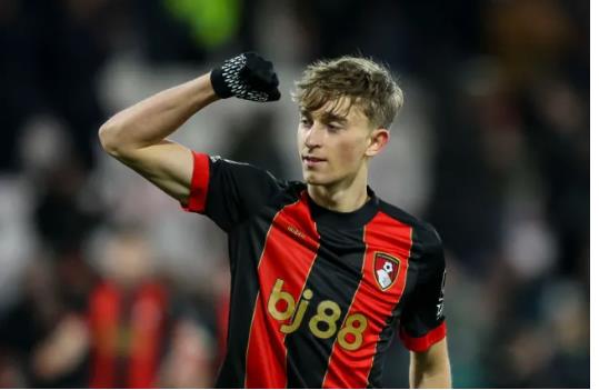 Liverpool giải phóng hợp đồng của Dean Huijsen với Bournemouth