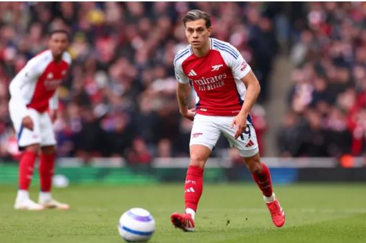 Trossard và Martinelli sẽ rời Arsenal nếu điều này xảy ra?