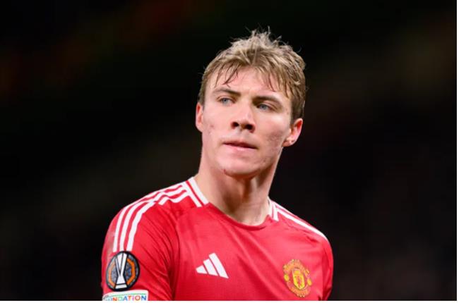 MU chốt giá bán tiền đạo Rasmus Hojlund cho Napoli