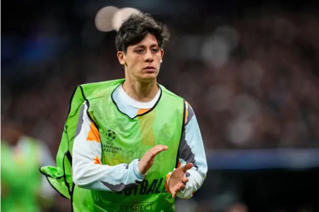 Cầu thủ chạy cánh Arda Guler có câu trả lời cho Arsenal