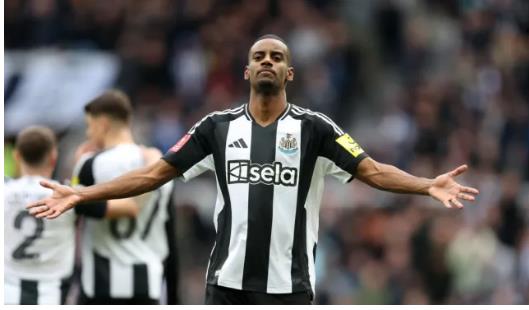 Rio Ferdinand khuyên Arsenal nên ký hợp đồng với Alexander Isak