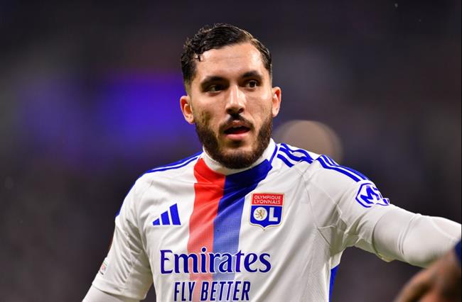 Liverpool nhận tin cực vui từ Rayan Cherki của Lyon