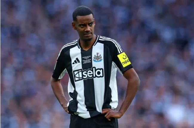 Barca rút lui vụ Alexander Isak của Newcastle ở Hè 2025