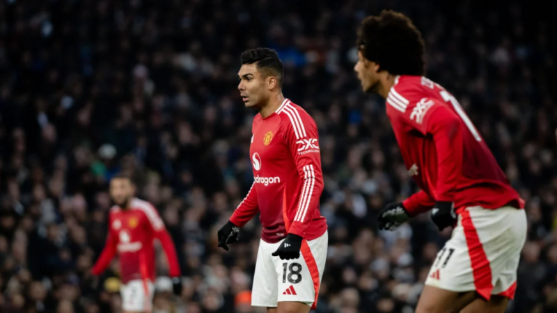 Casemiro lần đầu chia sẻ về tương lai tại Man United