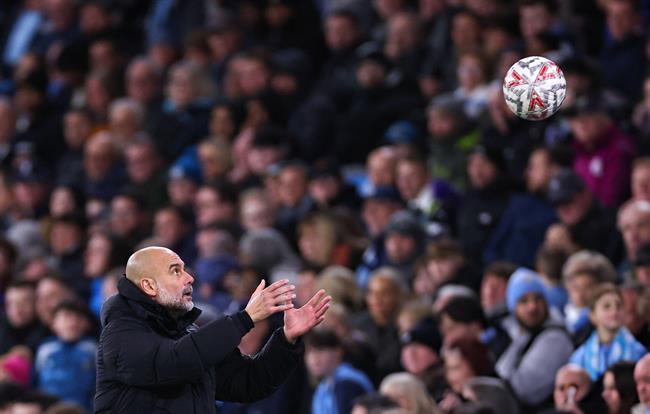 FA lên tiếng sau khi Pep Guardiola chê trái bóng tại FA Cup
