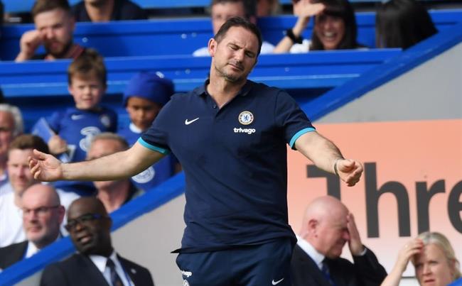 Frank Lampard đã phải tiếp quản một mớ hỗn độn tại Chelsea
