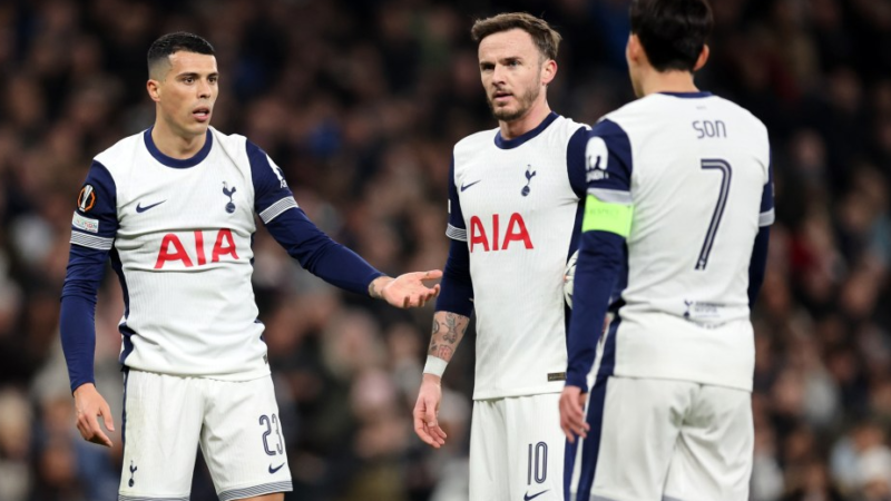 James Maddison và Pedro Porro cãi nhau, Son phải can thiệp