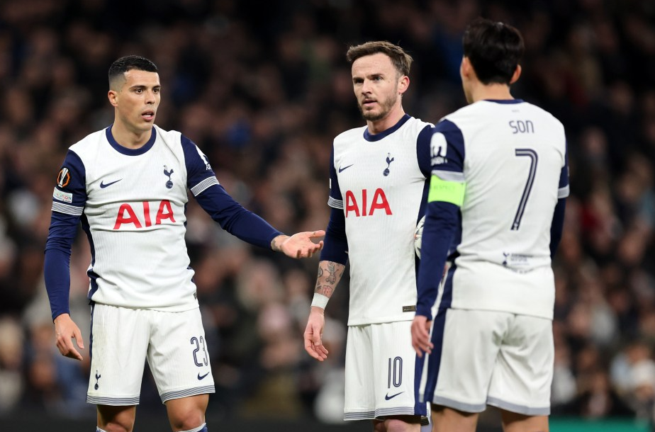 James Maddison và Pedro Porro cãi nhau, Son phải can thiệp