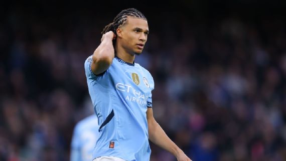 Trung vệ Nathan Ake phẫu thuật, nghỉ thi đấu dài hạn