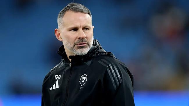 Ryan Giggs hoài nghi về kế hoạch xây sân mới của MU