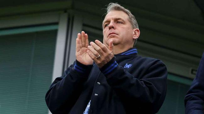 Cổ động viên Chelseea kêu gọi Premier League điều tra Todd Boehly