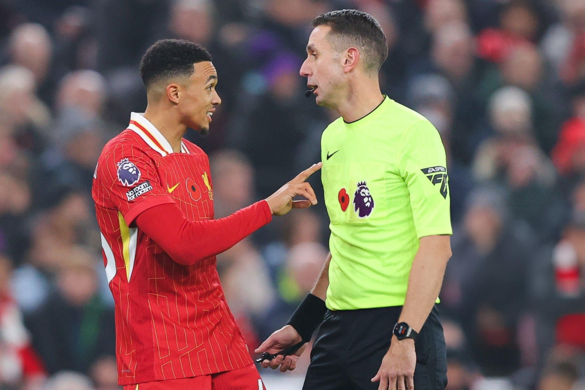 Trọng tài David Coote chính thức nhận án phạt từ UEFA