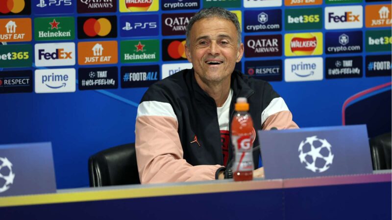 HLV Luis Enrique muốn PSG chơi kiểm soát bóng trước Liverpool