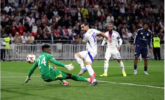 MU phải cân nhắc việc tìm người thay Andre Onana