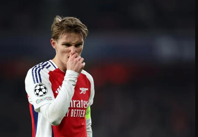 Arsenal lo ngại về phong độ của đội trưởng Martin Odegaard