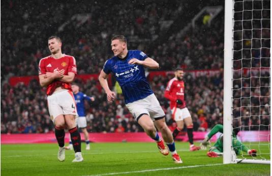 Khả năng tiền đạo Liam Delap tới MU là cao nhất