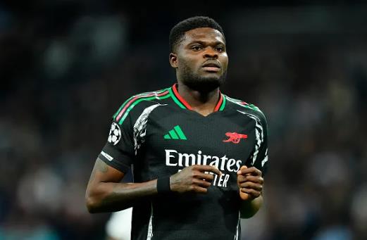 Arsenal đàm phán gia hạn hợp đồng với Thomas Partey