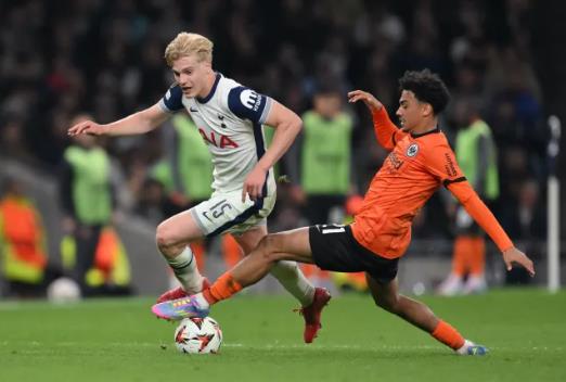 Lucas Bergvall được khen ngợi sau trận hòa Frankfurt
