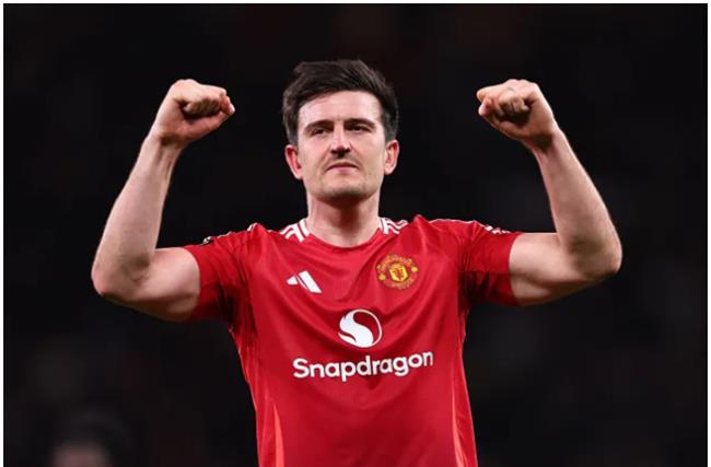 MU được khuyên để Harry Maguire đá tiền đạo đến hết mùa giải