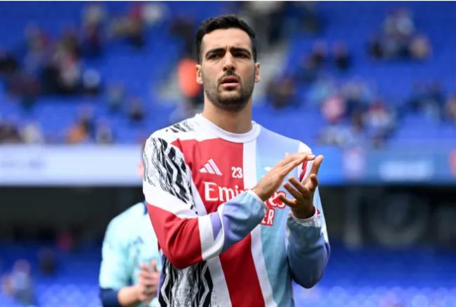 Vì sao Mikel Merino và Ben White vắng mặt trước Crystal Palace?