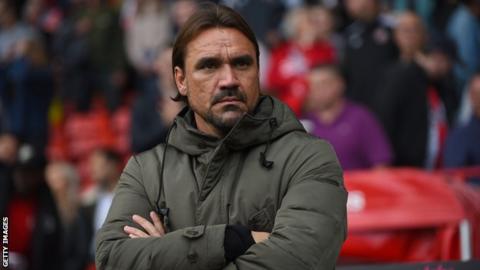 Leeds United sắp sa thải HLV vừa giúp đội thăng hạng