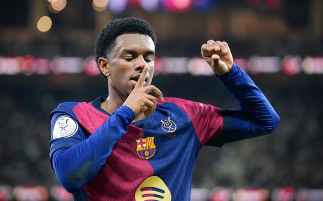 Barca từ chối đề nghị 42 triệu bảng của MU cho Alejandro Balde