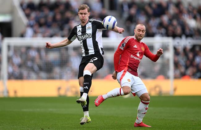 Christian Eriksen bị chỉ trích gay gắt sau trận thua Newcastle