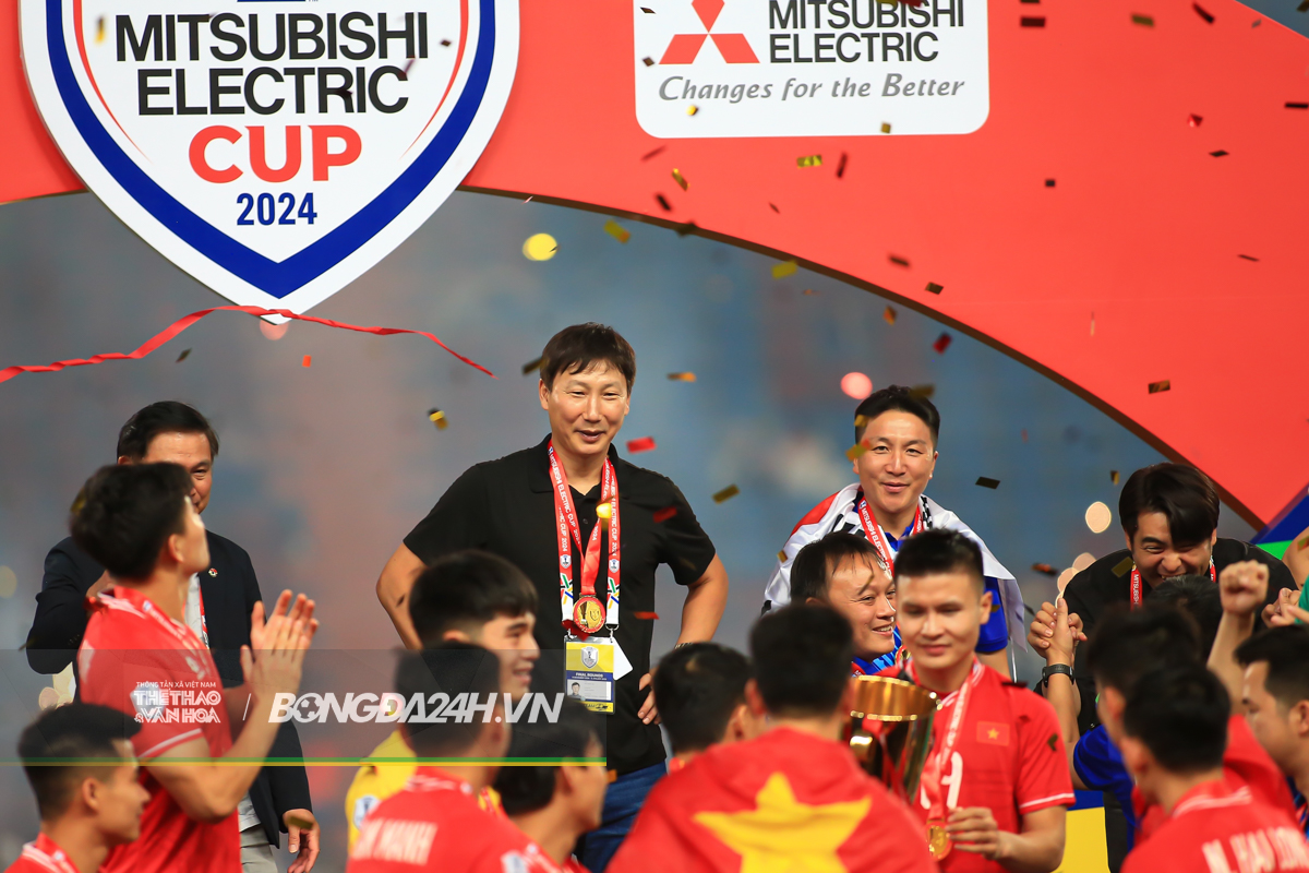 Ngày HLV Kim Sang Sik đối đầu với Ruben Amorim