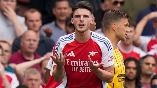 Những quyết định gây tranh cãi khiến Arsenal mất oan điểm số