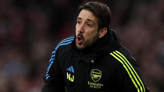 Chuyên gia cố định Nicolas Jover của Arsenal bị chỉ trích