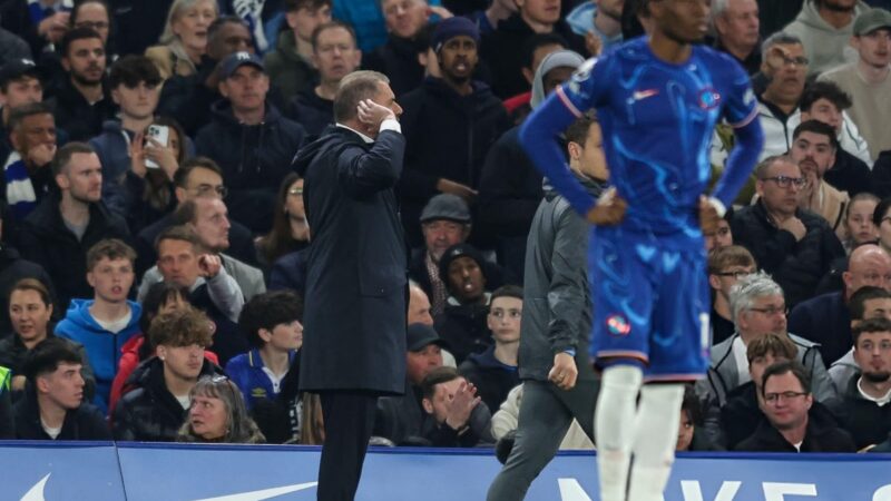 HLV Tottenham Ange Postecoglou có hành động gây sốc với CĐV