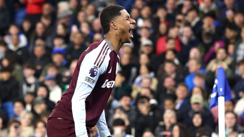 Ryan Giggs đưa ra lời khuyên cho Marcus Rashford