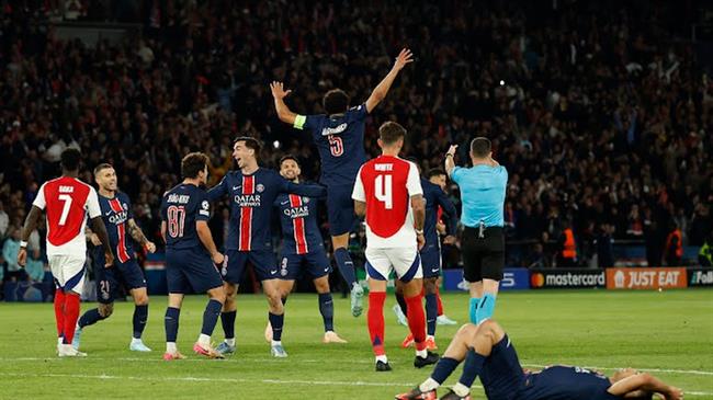 Huyền thoại Ian Wright  chỉ ra lý do khiến Arsenal trắng tay