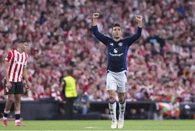 Rio Ferdinand đưa Casemiro lên mây sau trận thắng Bilbao