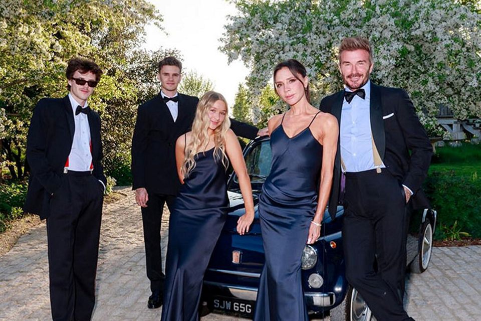 Gia đình Beckham lục đục vì một cô gái?