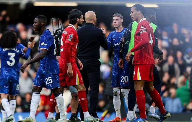Arne Slot không tin Chelsea thua Liverpool tới 19 điểm