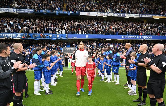 Arsenal không nên dựng hàng rào danh dự đón Liverpool